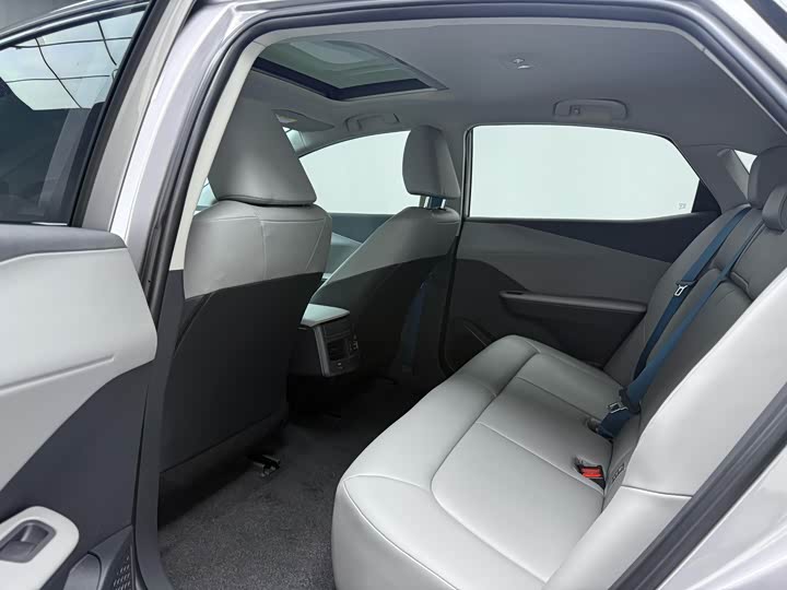 Фото 5 - Toyota bZ3