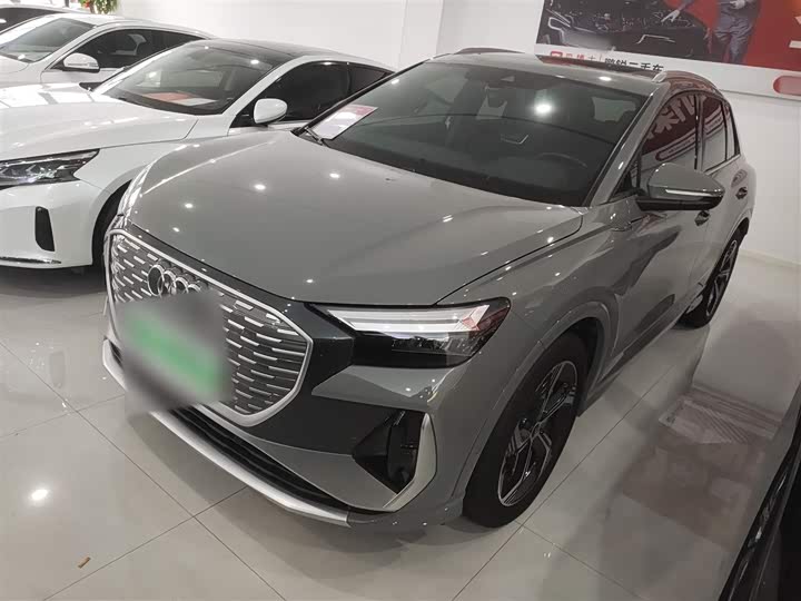 Фото 2 - Audi Q4 e-tron