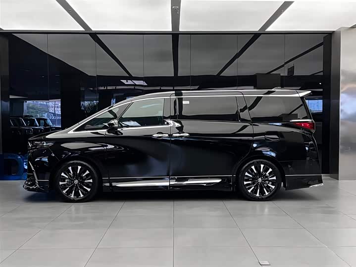 Фото 3 - Toyota Alphard