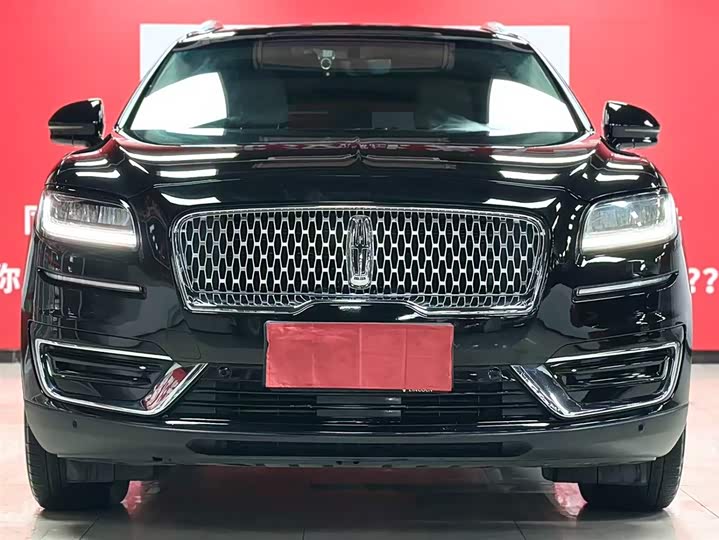 Фото 2 - Lincoln Nautilus