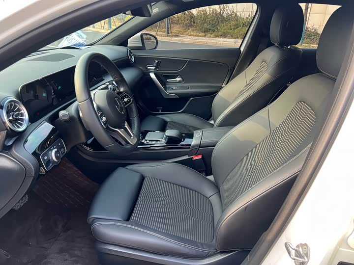 Фото 4 - Mercedes-Benz A-Class