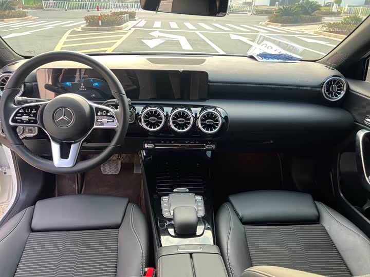 Фото 5 - Mercedes-Benz A-Class