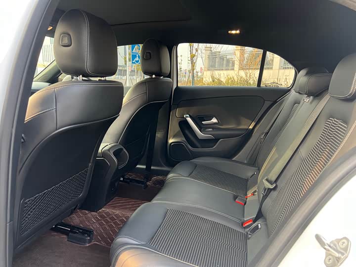 Фото 6 - Mercedes-Benz A-Class