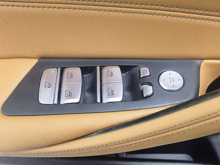 Фото 9 - BMW 5 Series