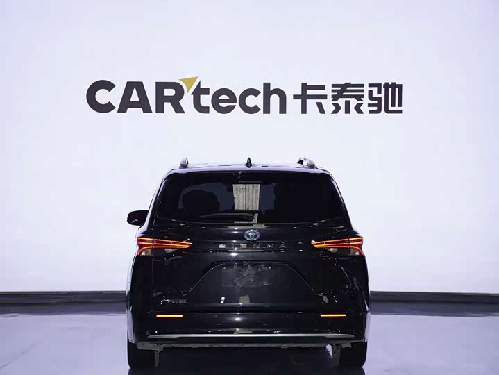 Фото 6 - Toyota Sienna