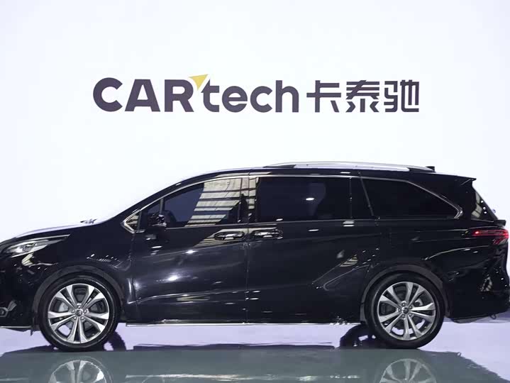 Фото 7 - Toyota Sienna