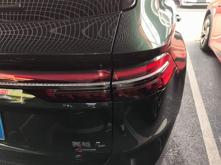 Фото 8 - Geely Monjaro