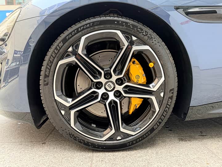 Фото 7 - Xiaomi SU7