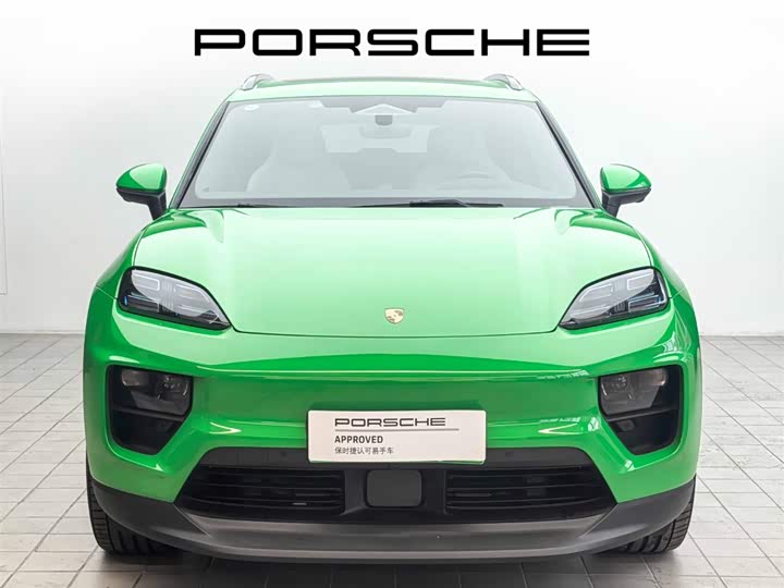 Фото 2 - Porsche Macan EV