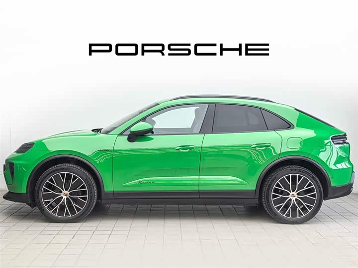Фото 7 - Porsche Macan EV