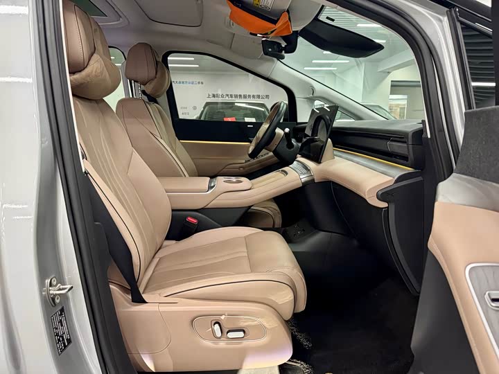 Фото 8 - XPeng X9