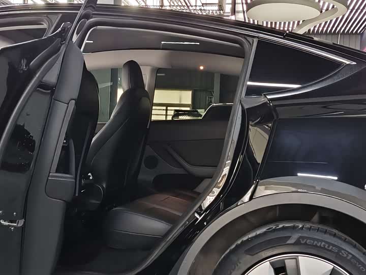 Фото 9 - Tesla Model Y