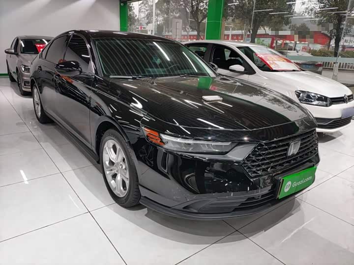 Фото 4 - Honda Accord