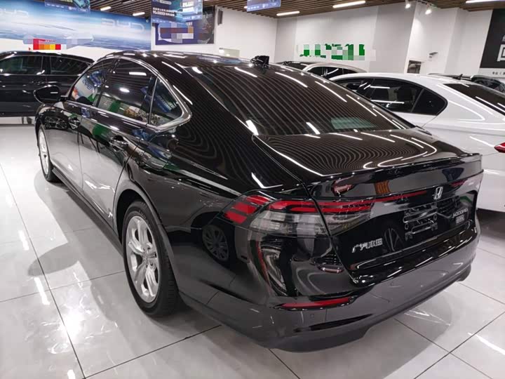 Фото 5 - Honda Accord