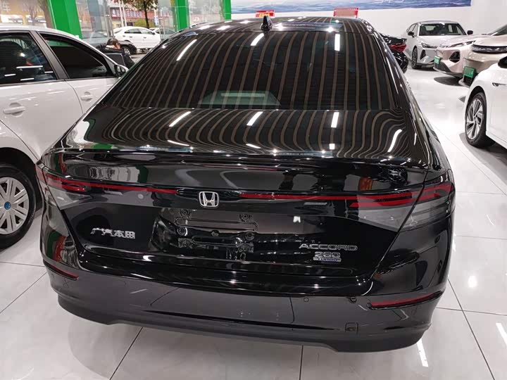 Фото 6 - Honda Accord