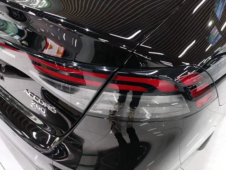 Фото 7 - Honda Accord