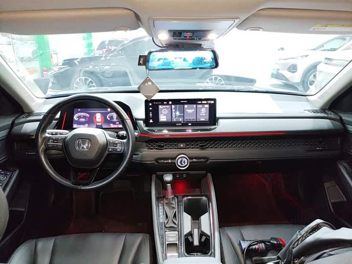 Фото 9 - Honda Accord