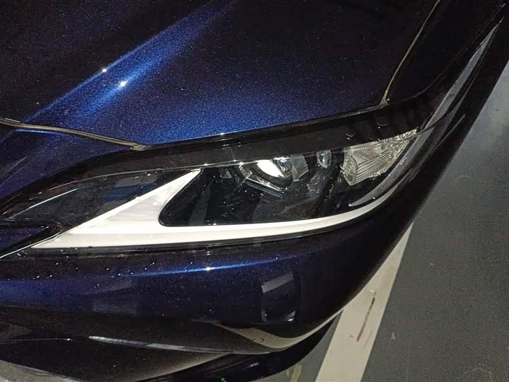 Фото 4 - Lexus ES