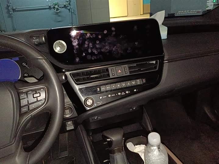 Фото 9 - Lexus ES