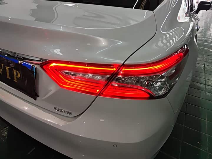 Фото 8 - Toyota Camry