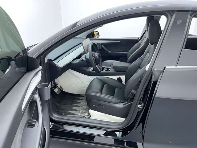 Фото 8 - Tesla Model Y