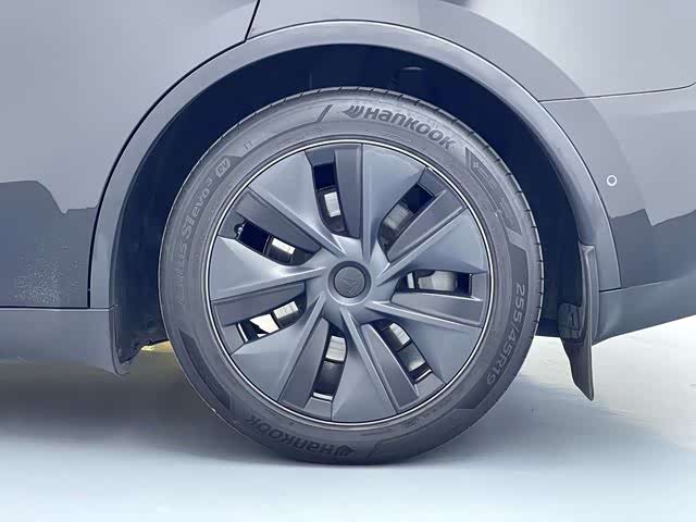 Фото 9 - Tesla Model Y