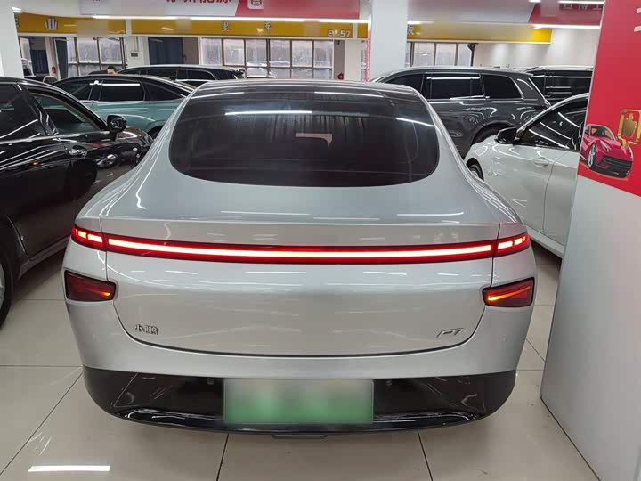 Фото 6 - XPeng P7