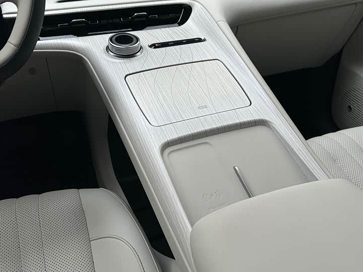 Фото 9 - Geely Galaxy E5