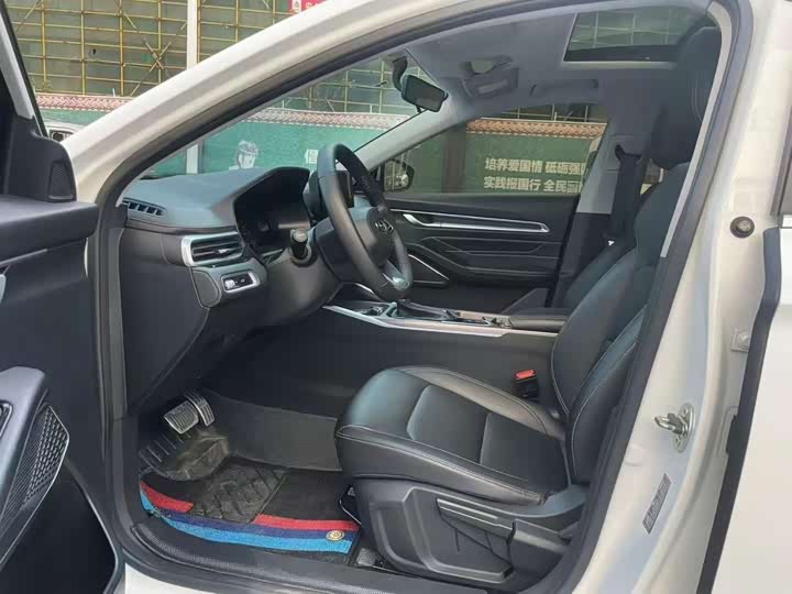 Фото 4 - Geely Emgrand