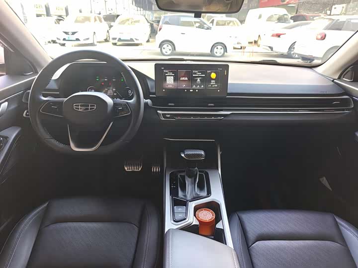 Фото 5 - Geely Emgrand