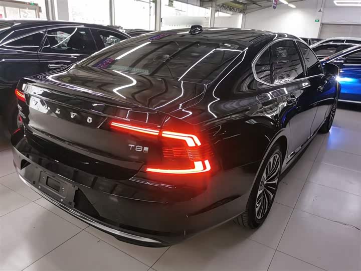 Фото 3 - Volvo S90 Hybrid