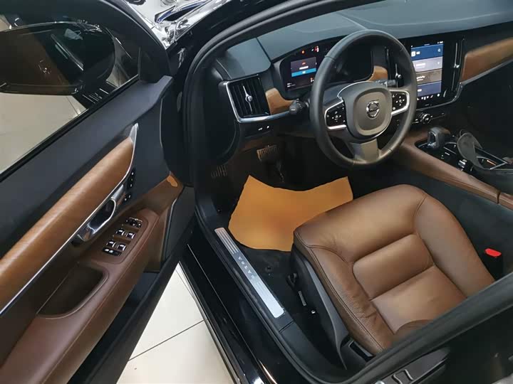 Фото 9 - Volvo S90 Hybrid