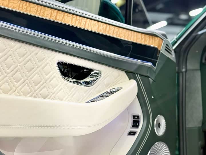 Фото 8 - Bentley Continental GT