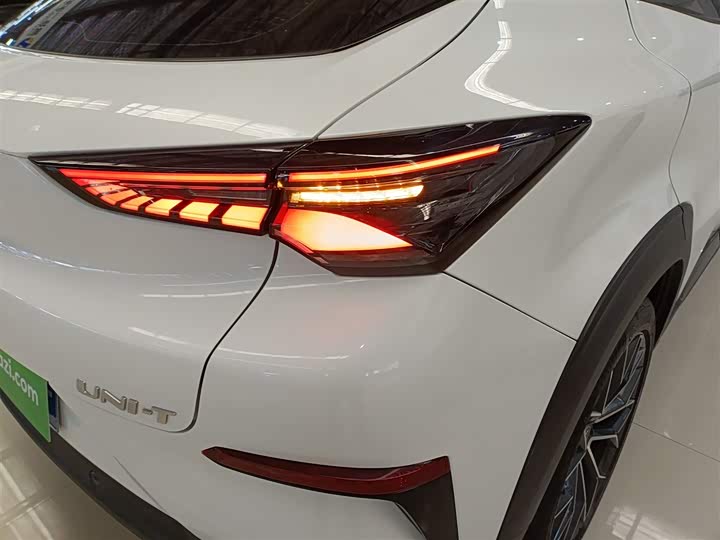 Фото 8 - Changan UNI-T