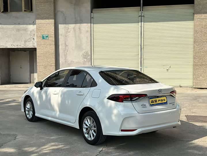 Фото 5 - Toyota Corolla