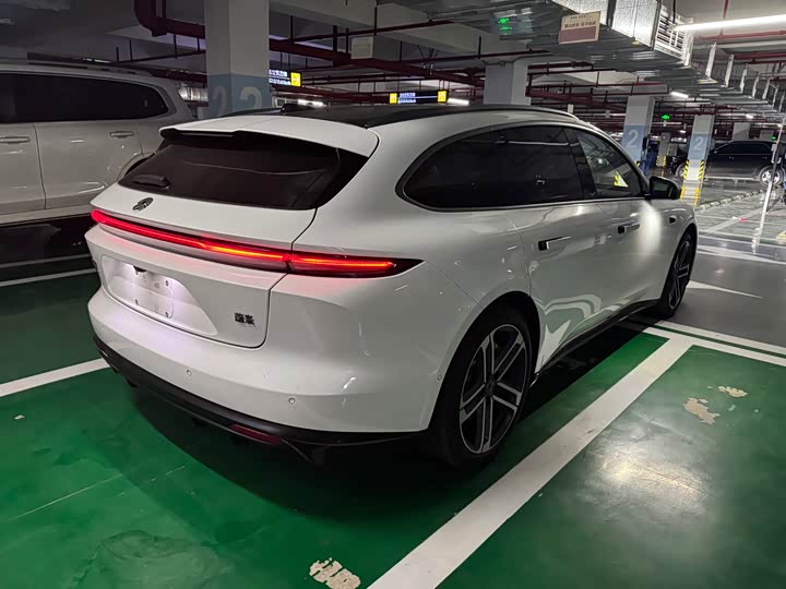 Фото 5 - Nio ET5T