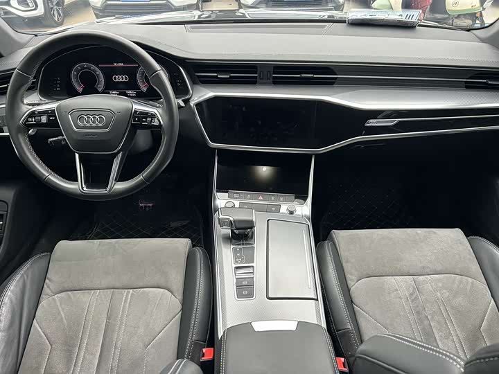 Фото 5 - Audi A6L