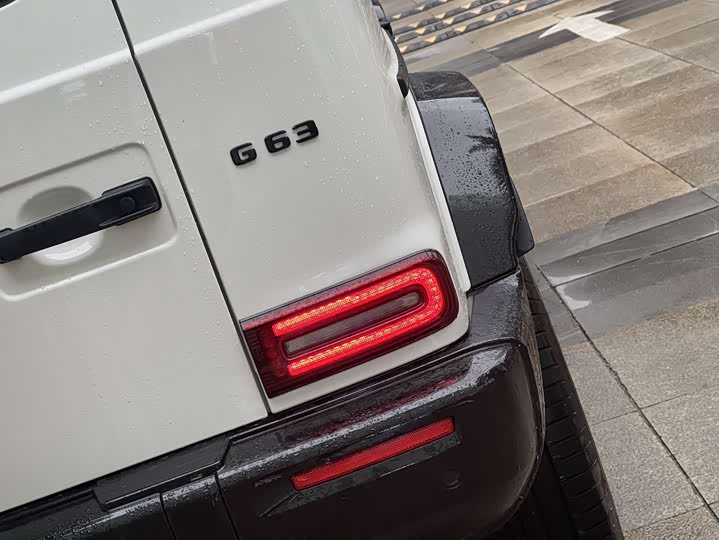 Фото 9 - Mercedes-Benz G-Class AMG