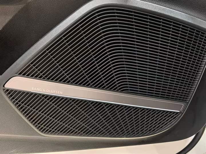 Фото 5 - Audi Q5L Sportback