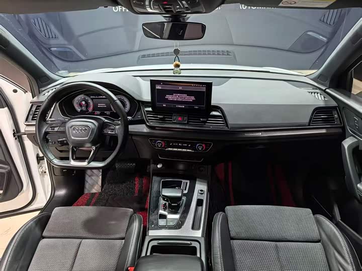 Фото 8 - Audi Q5L Sportback