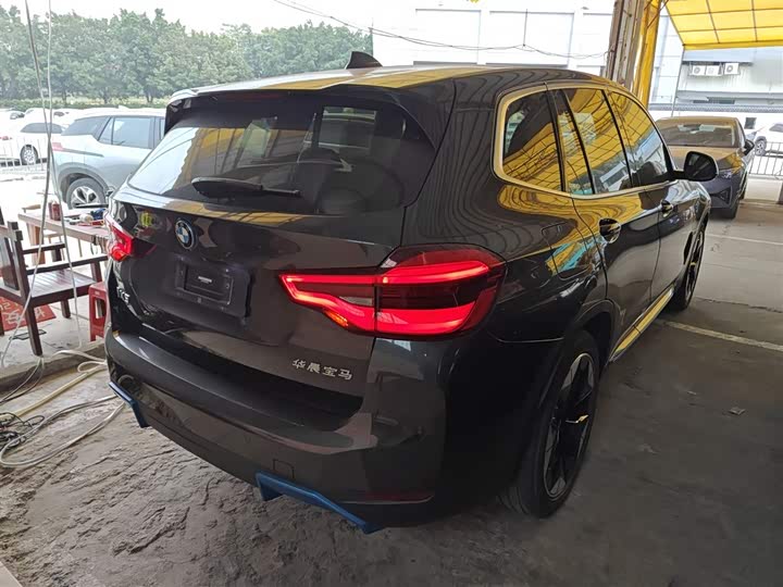 Фото 7 - BMW iX3