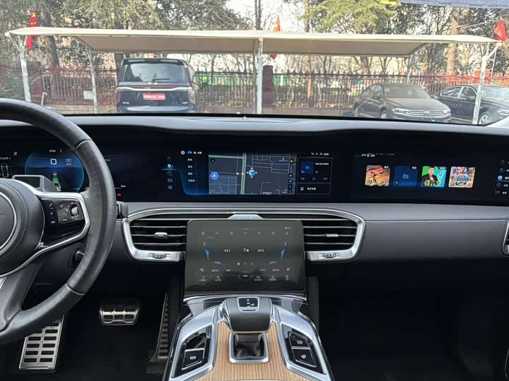 Фото 9 - Hongqi E-HS9