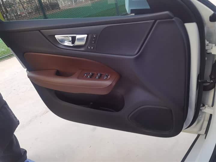 Фото 7 - Volvo S60