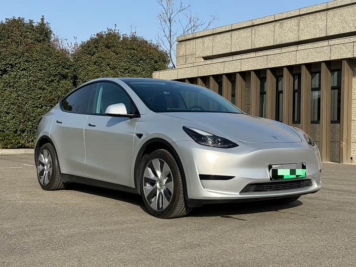 Фото 3 - Tesla Model Y