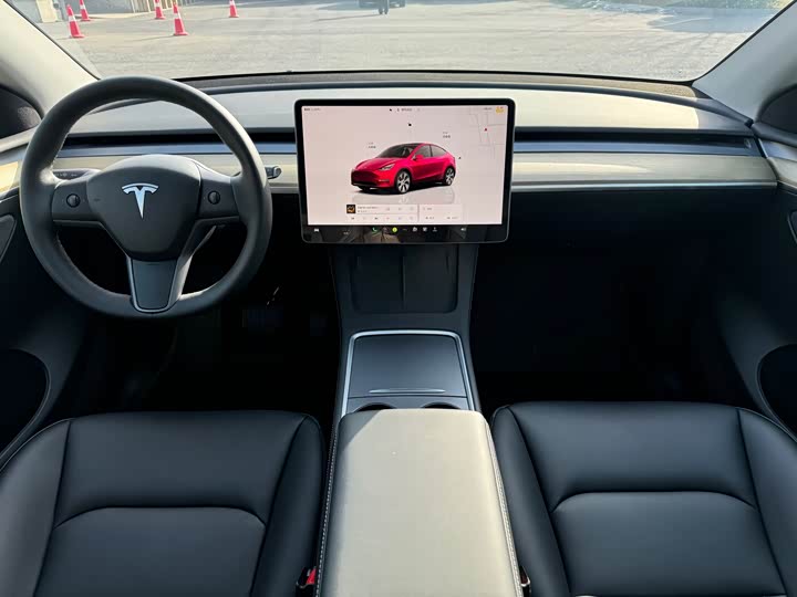Фото 8 - Tesla Model Y