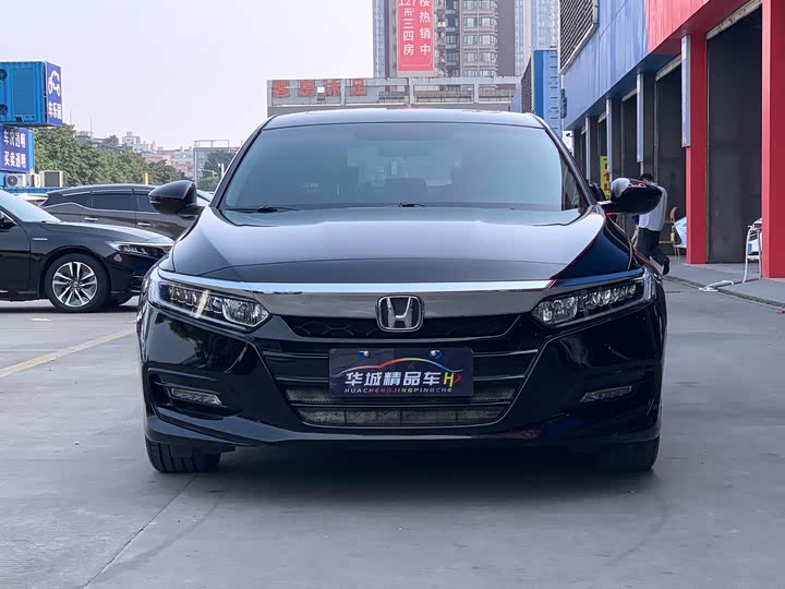 Фото 2 - Honda Accord