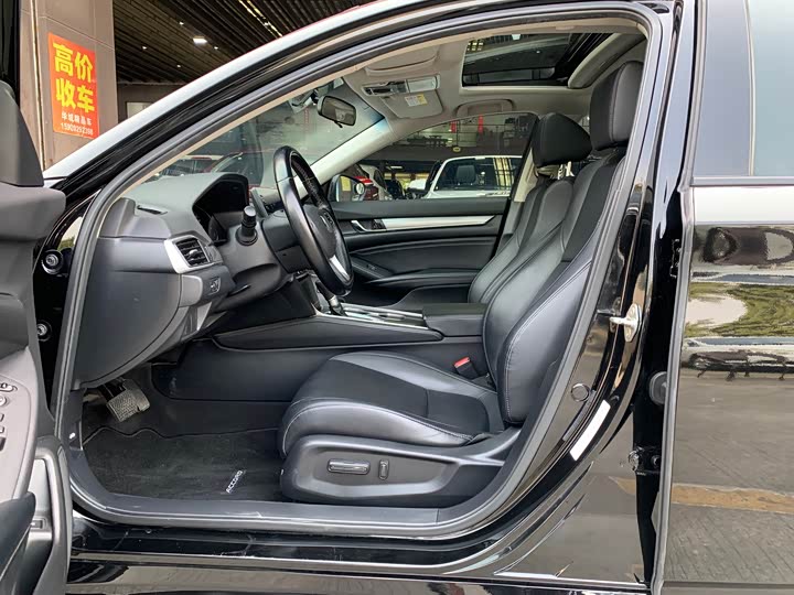 Фото 7 - Honda Accord