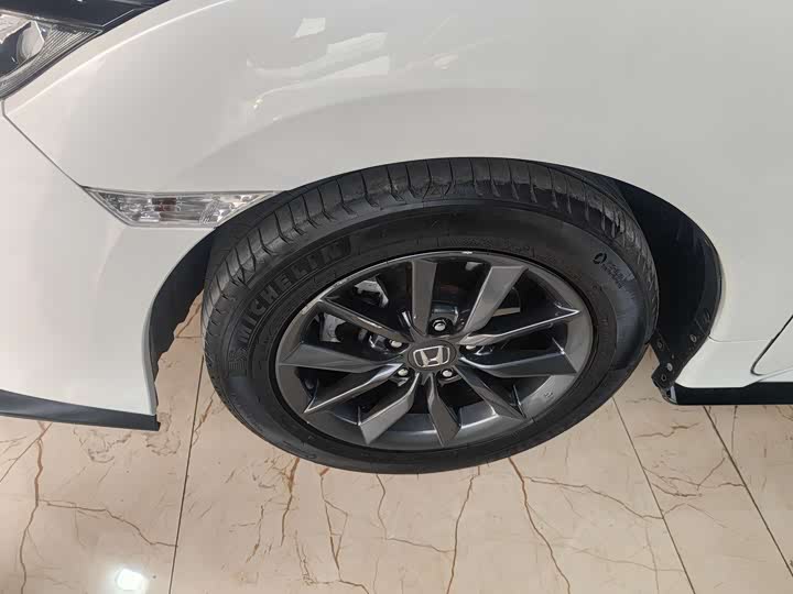 Фото 2 - Honda Civic