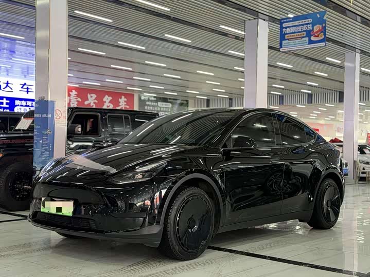 Фото 1 - Tesla Model Y
