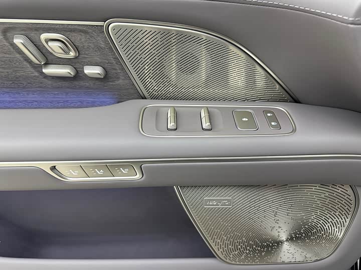 Фото 6 - Nio ES8